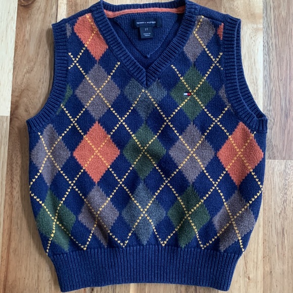 2T Preppy Bundle! Tommy Hilfiger knit vest pullover + US POLO ASSN shorts - Picture 3 of 11